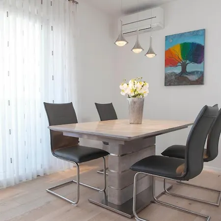 Juliana Apartment